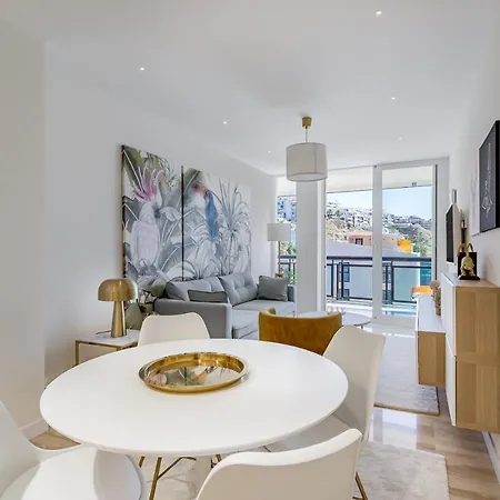 Paradise Marinos 公寓 *