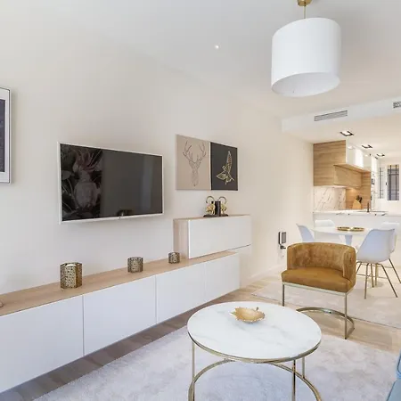 Paradise Marinos * Фуэнхирола